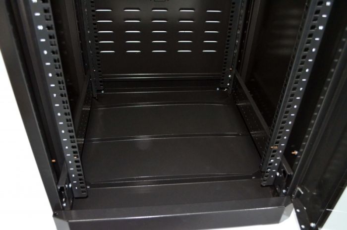 Шафа 19" 24U, 610х675 мм (Ш*Г)