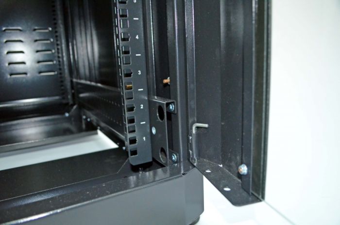 Шафа 19" 28U, 610х865 мм (Ш*Г)