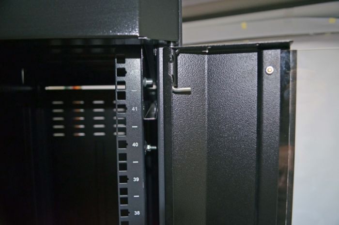 Шафа 19" 42U, 610х1055 мм (Ш*Г)