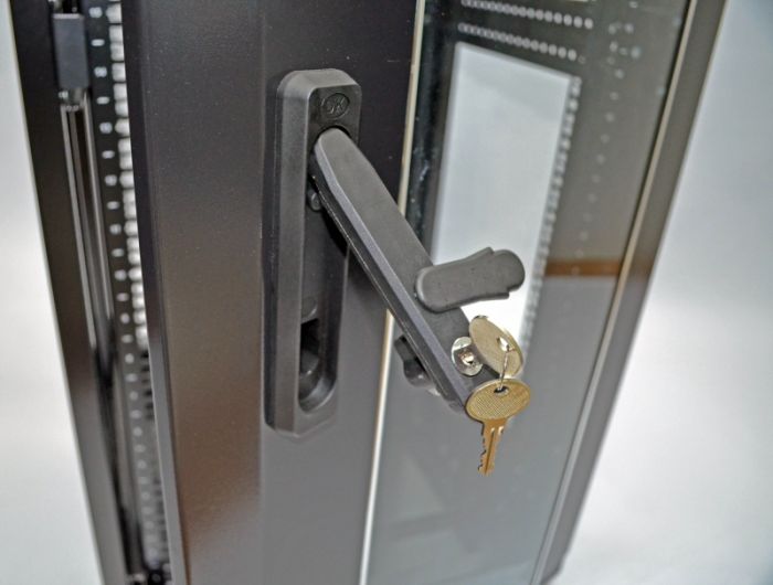 Шафа 19" 28U, 610х675 мм (Ш*Г)