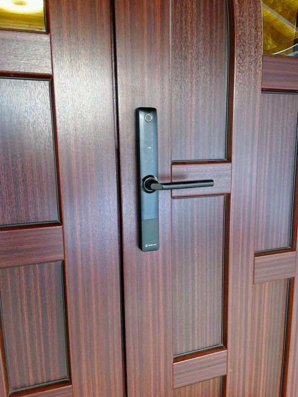 Розумний дверний біометричний замок SEVEN LOCK SL-7762BF black (без врізної частини)