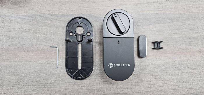 Розумний дверний електромоторний замок SEVEN LOCK SL-7772BM