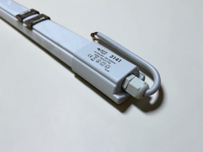Лінійний вологозахищений світильник LED 18W 60см IP65 4000K